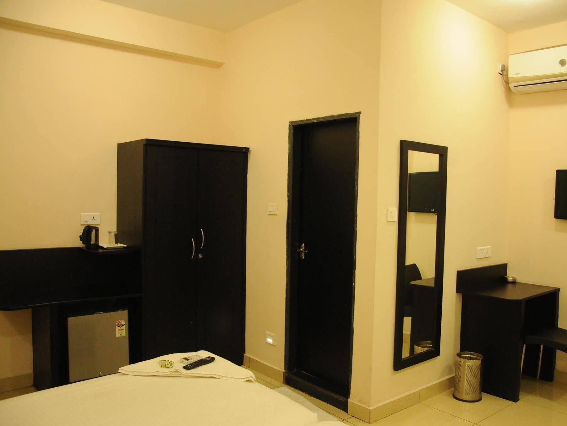 Hotel Sri Krishna Residency Udupi Exterior photo